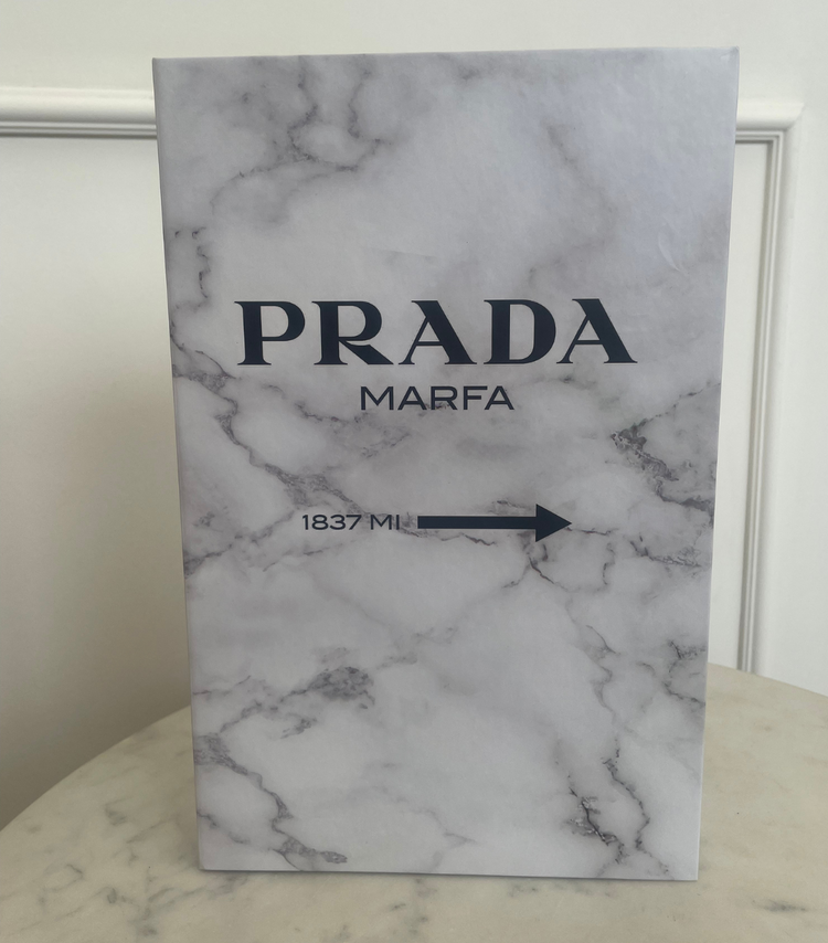 Book Cover Prada Mármol