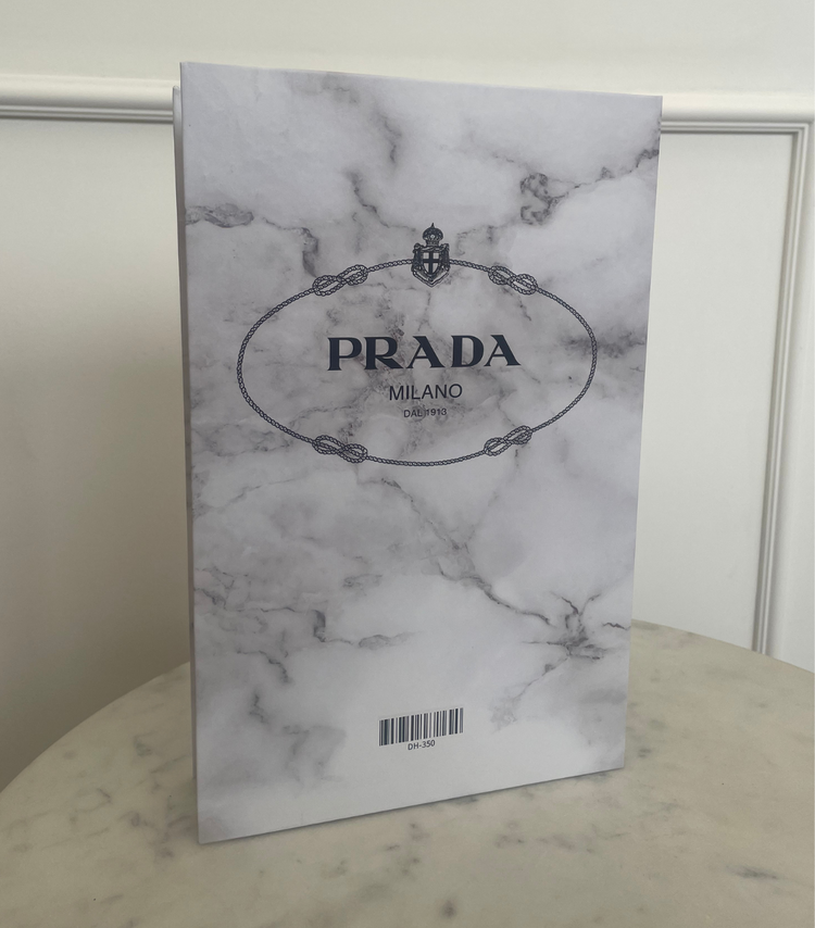 Book Cover Prada Mármol