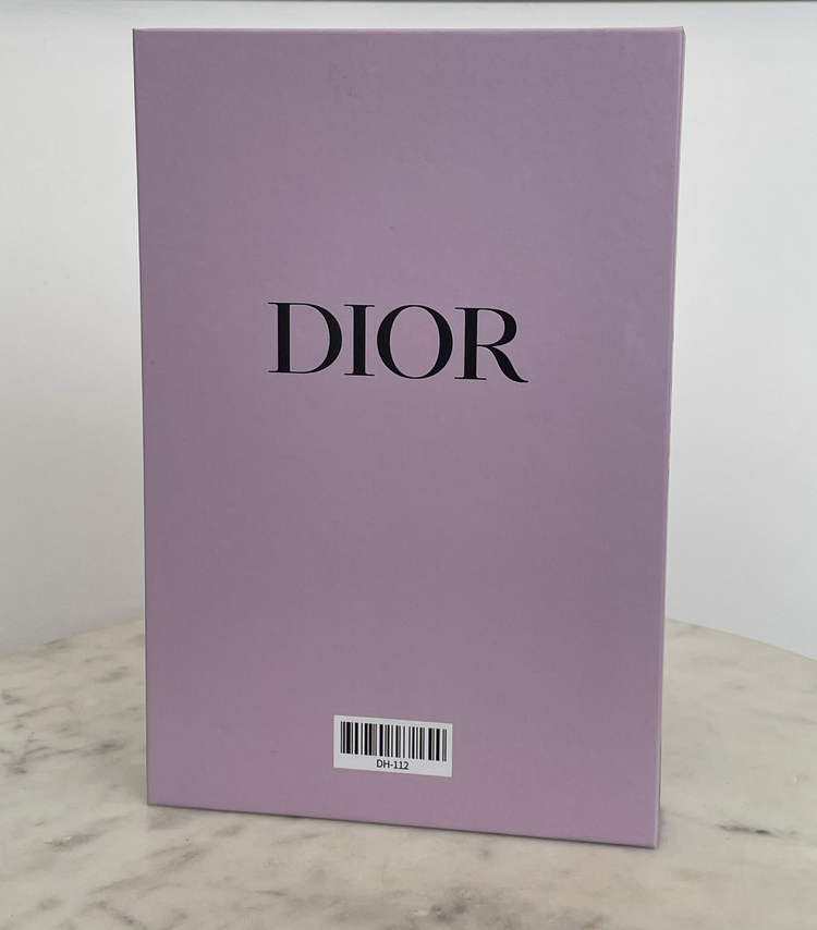 Book Cover Dior Little Lila