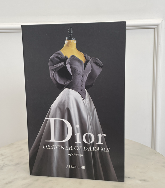 Book Cover Vestido Dior